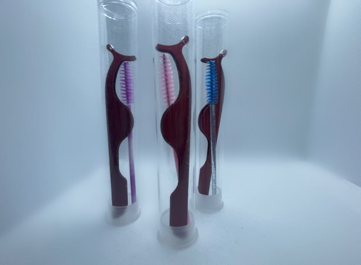 LASH APPLICATORS